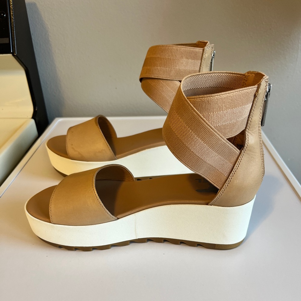 Sorel Women's Cameron™ Platform Ankle Strap Wedge Sandal.